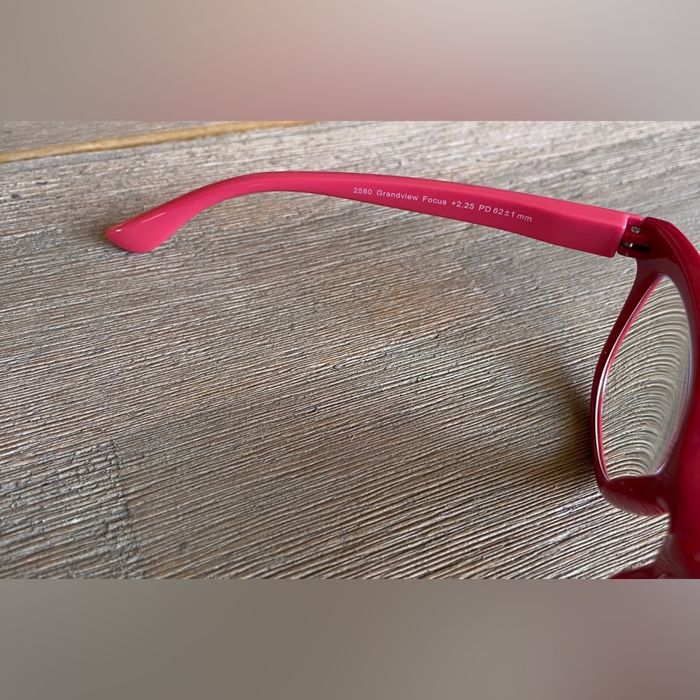 Peepers Reading Glasses - Picture 3 of 4